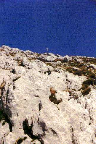 Aitzkorri the cross