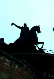 A statue of General Kochusko