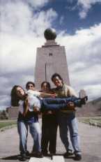 En la mitad del mundo
