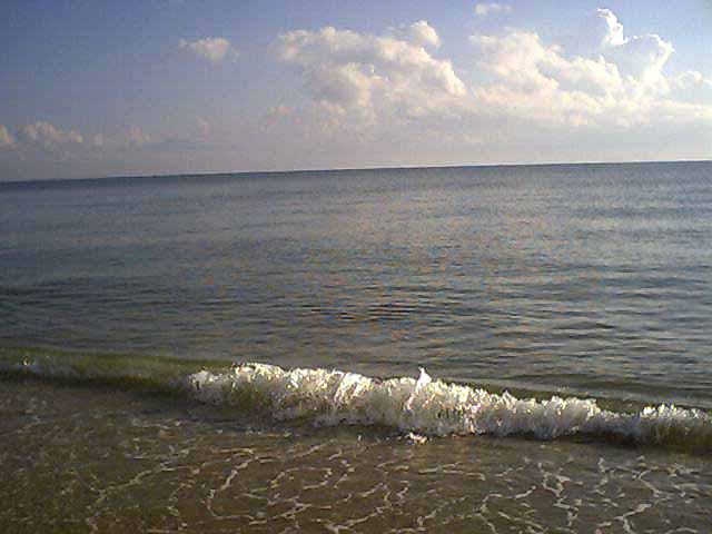 Pantai Bisikan Bayu