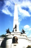 Lincoln's-Tomb.jpg 51,84 KB