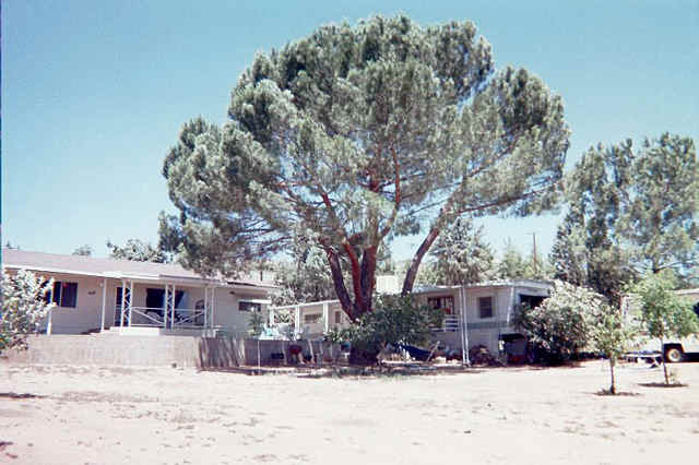 AGUA DULCE, JEFF & DONNA'S HOUSE.BEST LAY OVER ON THE PCT