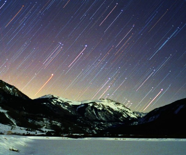 picture of a meteor shower