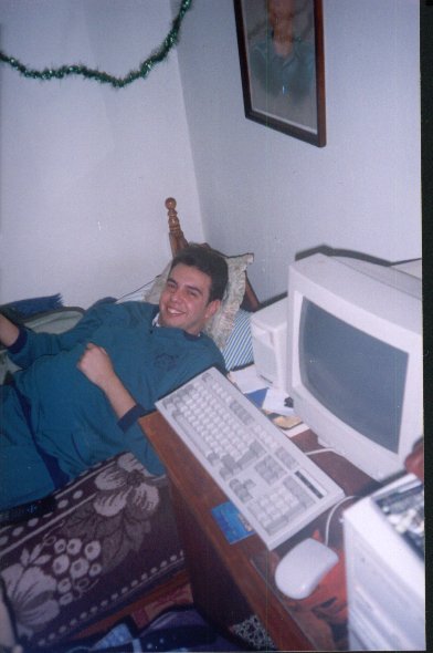dimitris02.jpg (38508 bytes)