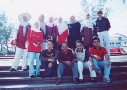 Bersama18.jpg (16787 bytes)