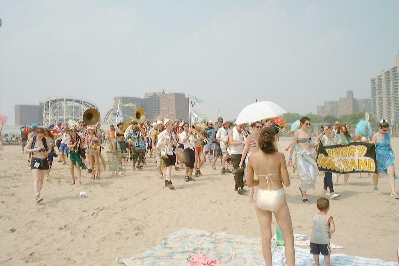 041bHMBandBeachProcession