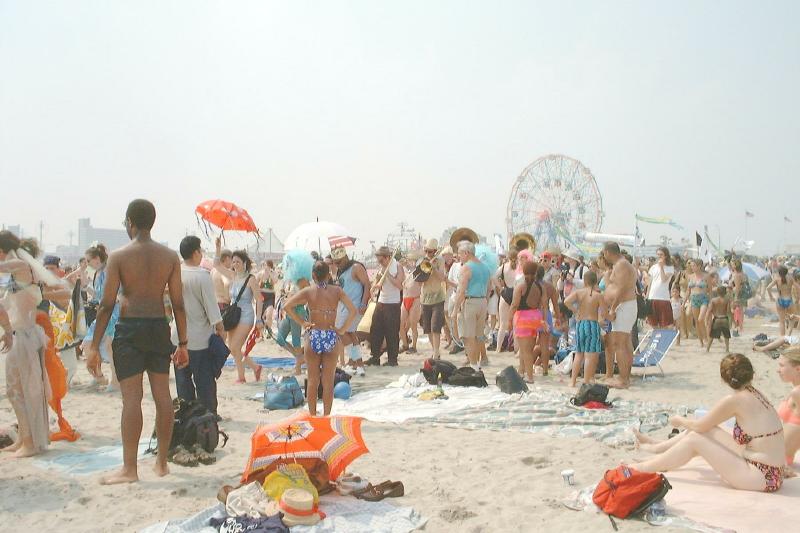 043bHMBandBeachProcession