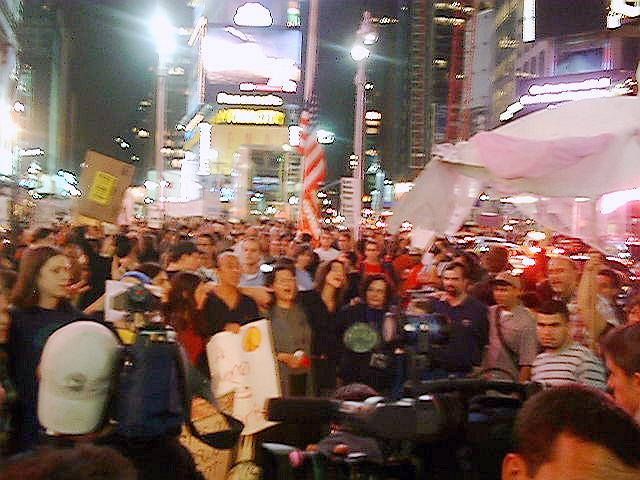 109TimesSqSinging
