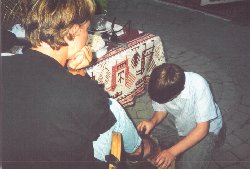 shushine.jpg (12543 bytes)