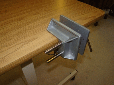 tabletop-vise.gif tabletop-vise.gif