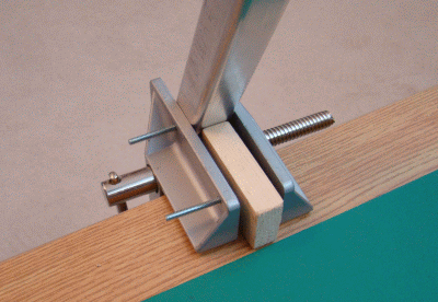 vise-and-chock-working.gif vise-and-chock-working.gif