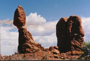 Arches3sm.jpg (15658 bytes)