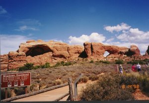 Arches4sm.jpg (17661 bytes)