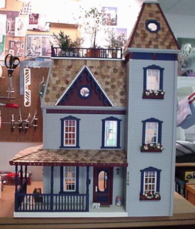 dollhouse2.jpg (51192 bytes)