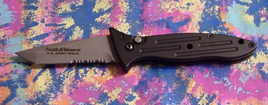 Knife7.jpg (77252 bytes)