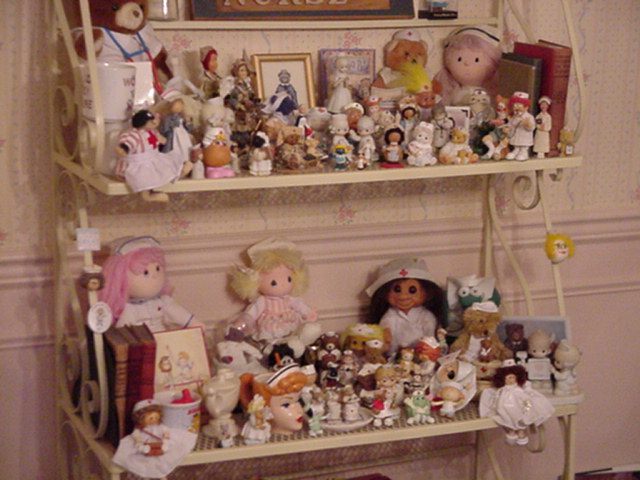 nursedolls.jpg (71952 bytes)