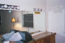 tvvanity.jpg (4068 bytes)