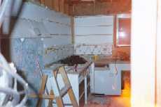kitstove.jpg (5228 bytes)