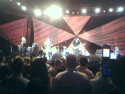 Is that Liz Phair at the Sony PlayStation Party?
