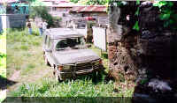 Same picture of a Land Rover at the fort, 39 years later