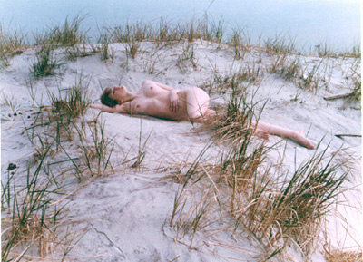 Nude2.jpg (74505 bytes)