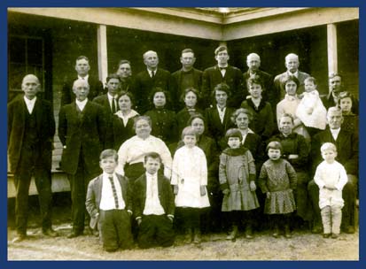 photoannierevellegroup.jpg (34802 bytes)