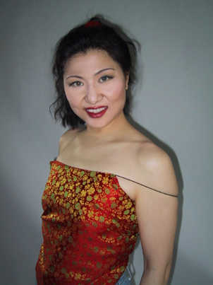 cathy_standing.jpg (12524 bytes)
