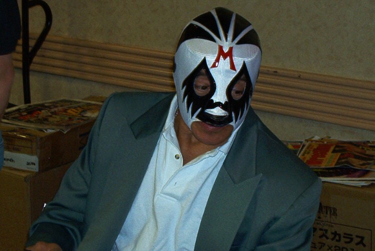 Mil Mascaras