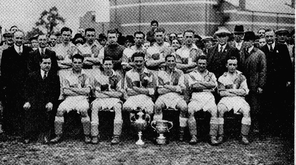 1937team.jpg (237695 bytes)