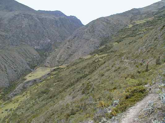 Caminando hacia la quebrada