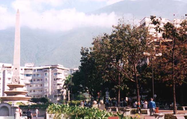 Parte Este de la Plaza Altamira